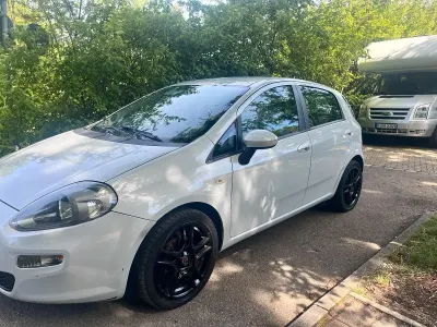 Gebraucht Fiat Punto 69 PS (50 kW) 2012 Weiß Kleinwagen