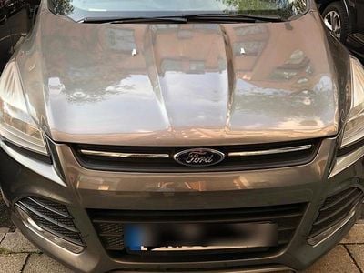 Gebraucht Ford Kuga 140 PS (102 kW) 2014 Grau SUV