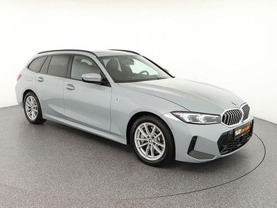 Grau Gebraucht 2025 BMW 330 M Sport Limousine | 49.440 € (Superpreis)