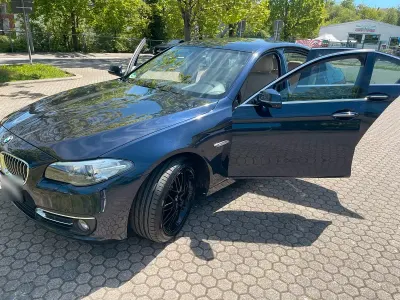 Gebraucht BMW 520 Luxury Line 194 PS (142 kW) 2015 Blau Limousine