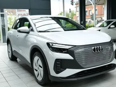 Używany Audi Q4 e-tron Basis 150 kW (204 KM) 2023 Biały SUV
