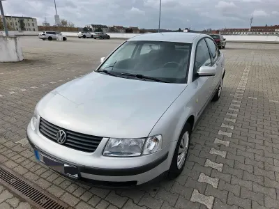 Gebraucht VW Passat 125 PS (91 kW) 1999 Silber Limousine