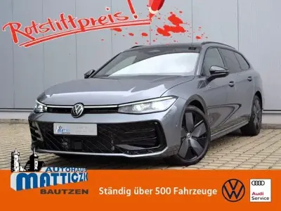 Gebraucht VW Passat R-line 193 PS (141 kW) 2026 Grau Kombi