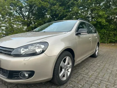 Gebraucht VW Golf VII Style 105 PS (77 kW) 2012 Gold Kombi