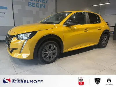 Gebraucht Peugeot e-208 Active 100 kW (136 PS) 2022 Gelb Kleinwagen