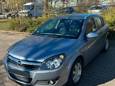 Gebraucht Opel Astra 105 PS (77 kW) 2006 Silber Limousine