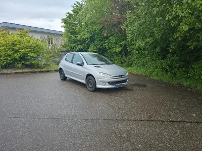 Gebraucht Peugeot 206 88 PS (64 kW) 2005 Silber Kleinwagen