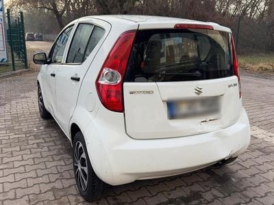 Gebraucht Suzuki Splash 63 PS (46 kW) 2011 Weiß Kleinwagen