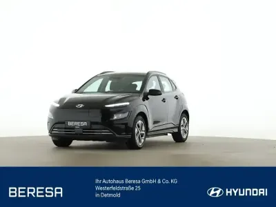 Gebraucht Hyundai Kona Select 100 kW (136 PS) 2023 Schwarz SUV