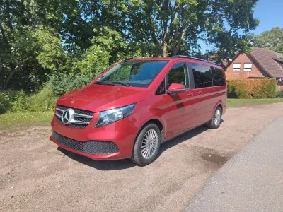 Gebraucht Mercedes V220 Edition 163 PS (119 kW) 2024 Rot Van / Kleinbus