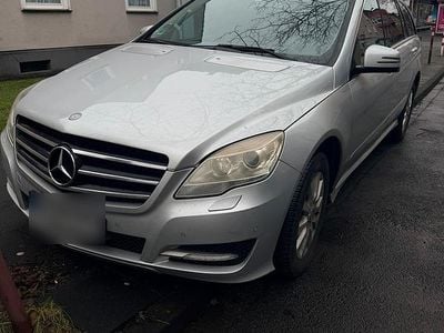 Grau Gebraucht 2012 Mercedes R350 Van / Kleinbus | 13.500 € (Etwas zu teuer)
