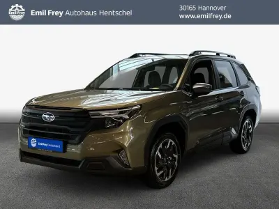 Neu Subaru Forester Active 136 PS (100 kW) 2026 Grün SUV