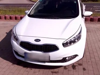 Usado Kia Ceed 128 CV (94 kW) 2014 Blanco Utilitario