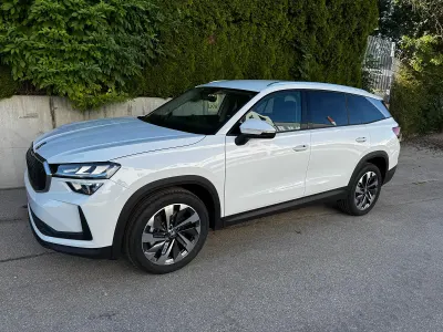 Neu Skoda Kodiaq Selection 220 PS (161 kW) 2026 Moonwhite metallic SUV