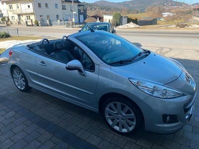 Gebraucht Peugeot 207 CC Premium 120 PS (88 kW) 2012 Silber Cabrio