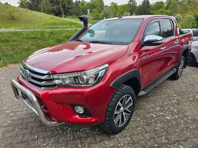 Gebraucht Toyota HiLux 150 PS (110 kW) 2018 Crimson spark red me Pickup