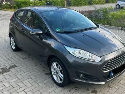 Gebraucht Ford Fiesta SYNC Edition 60 PS (44 kW) 2015 Grau Kleinwagen