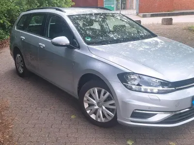 Gebraucht VW Golf VII Trendline 116 PS (85 kW) 2019 Silber Kombi