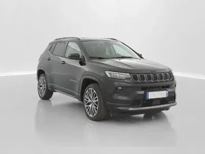 Gebraucht Jeep Compass Summit 131 PS (96 kW) 2025 Solid black SUV