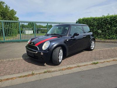 Begagnad Mini ONE 90 HK (66 kW) 2006 Svart Halvkombi