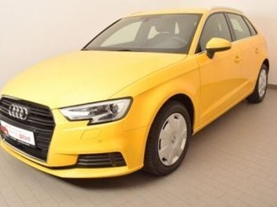 Gebraucht Audi A3 Sportback Comfort 116 PS (85 kW) 2019 Gelb Kleinwagen