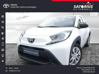 Gebraucht Toyota Aygo X X-play 72 PS (52 kW) 2022 Schneeweiß SUV
