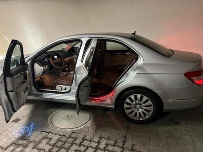 Gebraucht Mercedes C180 156 PS (114 kW) 2010 Grau Limousine
