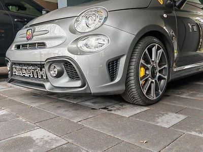 Gebraucht Abarth 695 179 PS (131 kW) 2024 Grau Kleinwagen