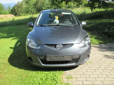Gebraucht Mazda 2 Independence 75 PS (55 kW) 2009 Grau Kleinwagen
