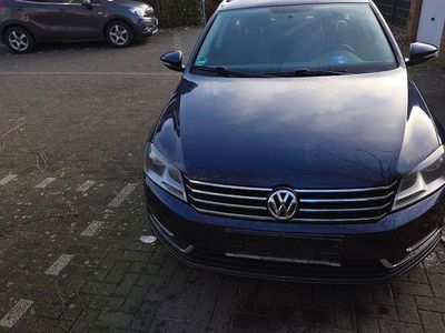 Gebraucht VW Passat Trendline 140 PS (102 kW) 2013 Blau Kombi