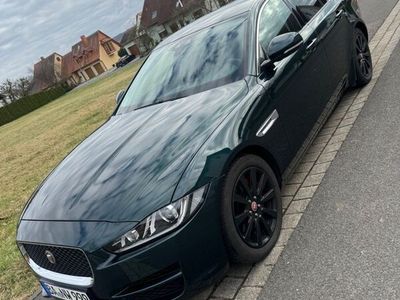 gebraucht Jaguar XE 20d X760 British Racing Green 180PS 2016