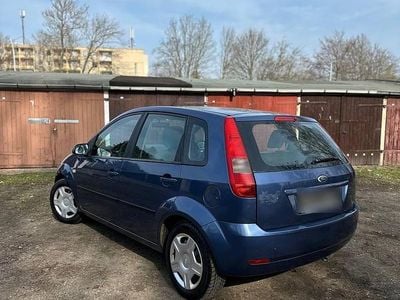Gebraucht Ford Fiesta 80 PS (58 kW) 2005 Blau Kleinwagen