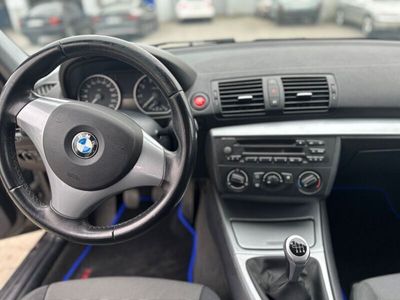 gebraucht BMW 118 i TÜV bis März 2025 lückenlos Scheckheft