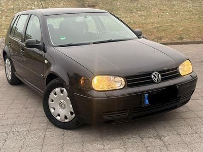 Schwarz Gebraucht 2003 VW Golf IV Kleinwagen | 1.450 € (Fairer Preis)