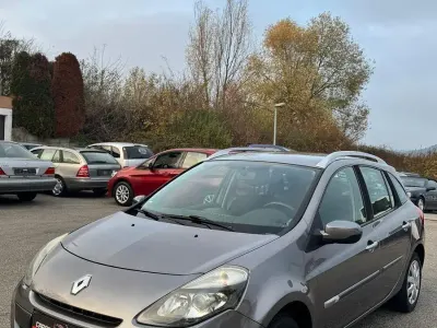 Gebraucht Renault Clio GrandTour Dynamique 101 PS (74 kW) 2009 Grau Kombi