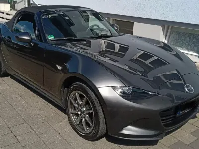 Używany Mazda MX5 Exclusive-Line 132 KM (97 kW) 2023 Szary Kabriolet