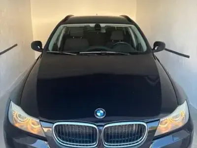 Gebraucht BMW 320 184 PS (135 kW) 2012 Schwarz Kombi