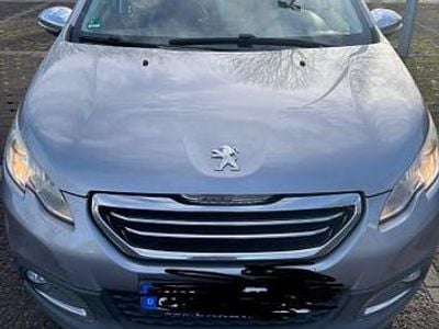 Grau Gebraucht 2015 Peugeot 2008 Allure SUV | 7.350 € (Guter Preis)
