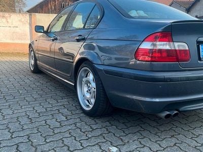 BMW 330