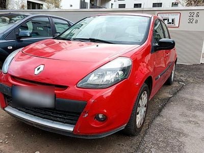 Second-hand Renault Clio IV Life 73 CP (53 kW) 2012 Roșu Hatchback