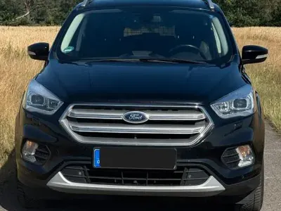 Gebraucht Ford Kuga Titanium 150 PS (110 kW) 2019 Schwarz SUV