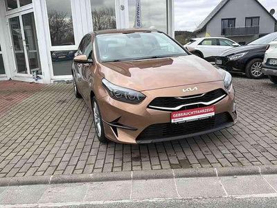 Gebraucht Kia Ceed 160 PS (117 kW) 2022 Bronze metallic Kleinwagen