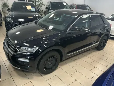 Second-hand VW T-Roc Active 150 CP (110 kW) 2022 Negru SUV