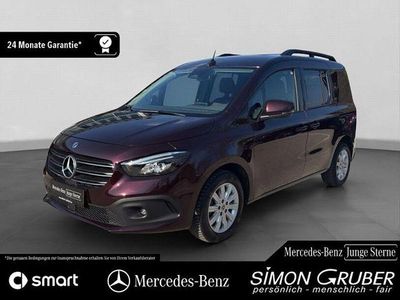 Gebraucht Mercedes T180 Progressive 131 PS (96 kW) 2024 Rot Van / Kleinbus