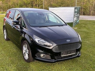Begagnad Ford S-MAX Titanium 190 HK (139 kW) 2019 Svart Minibuss