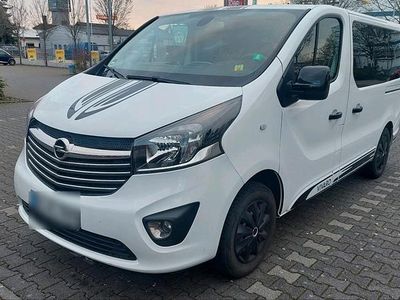 Second-hand Opel Vivaro 145 CP (106 kW) 2018 Alb Monovolum