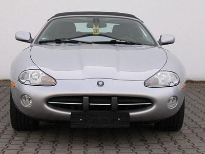 Second-hand Jaguar XK8 284 CP (208 kW) 2002 Argintiu Cabrio