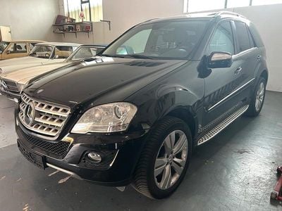 Gebraucht Mercedes ML450 306 PS (225 kW) 2010 Obsidianschwarz metallic (197) SUV