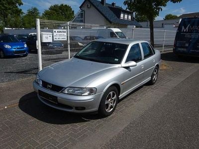 Used Opel Vectra Edition 101 HP (74 kW) 2001 Silver Sedan