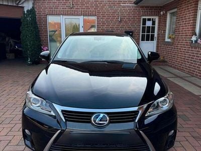 Lexus CT200h